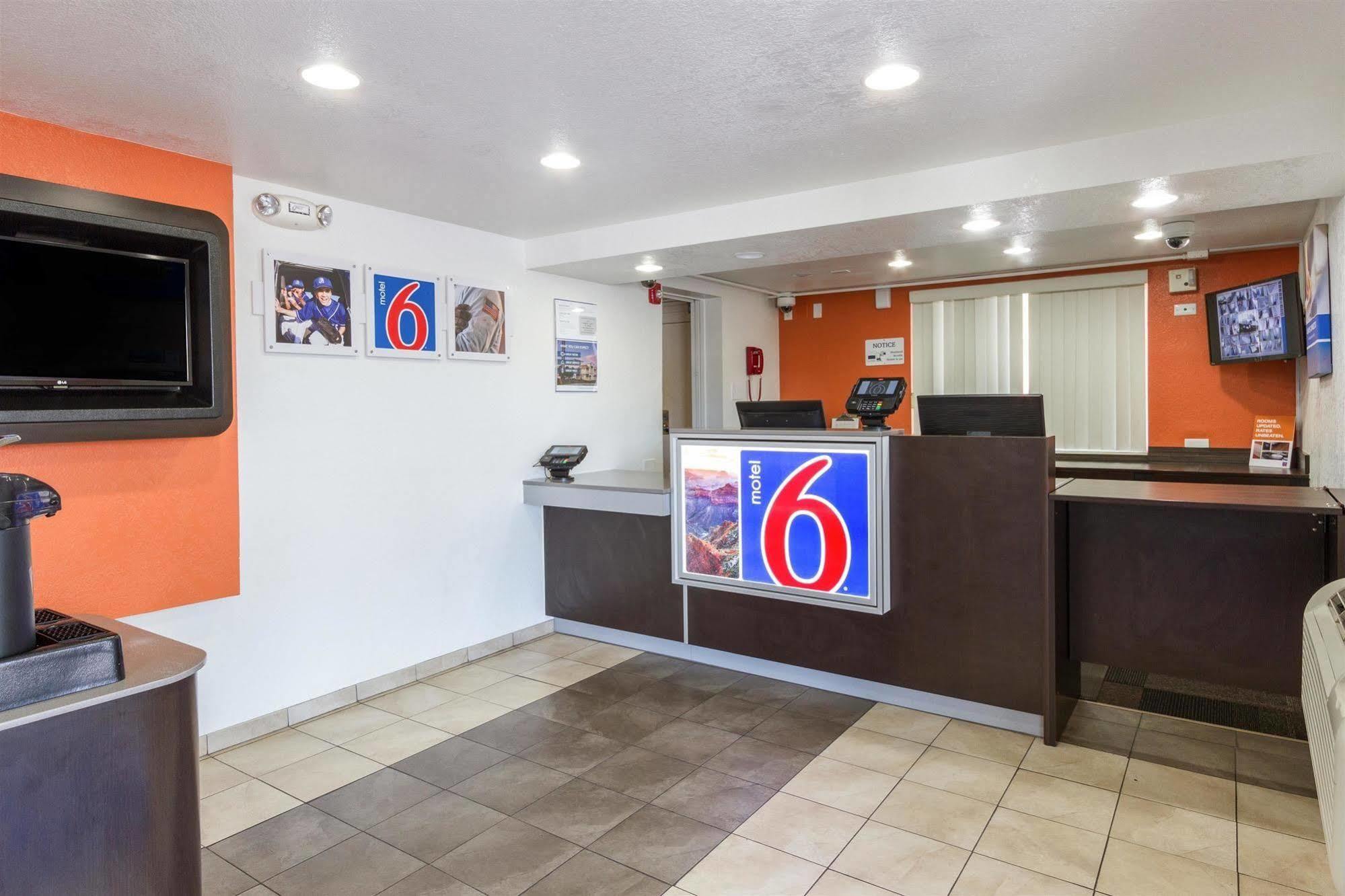 Motel 6 Tempe, Az Phoenix Airport Priest Dr Экстерьер фото