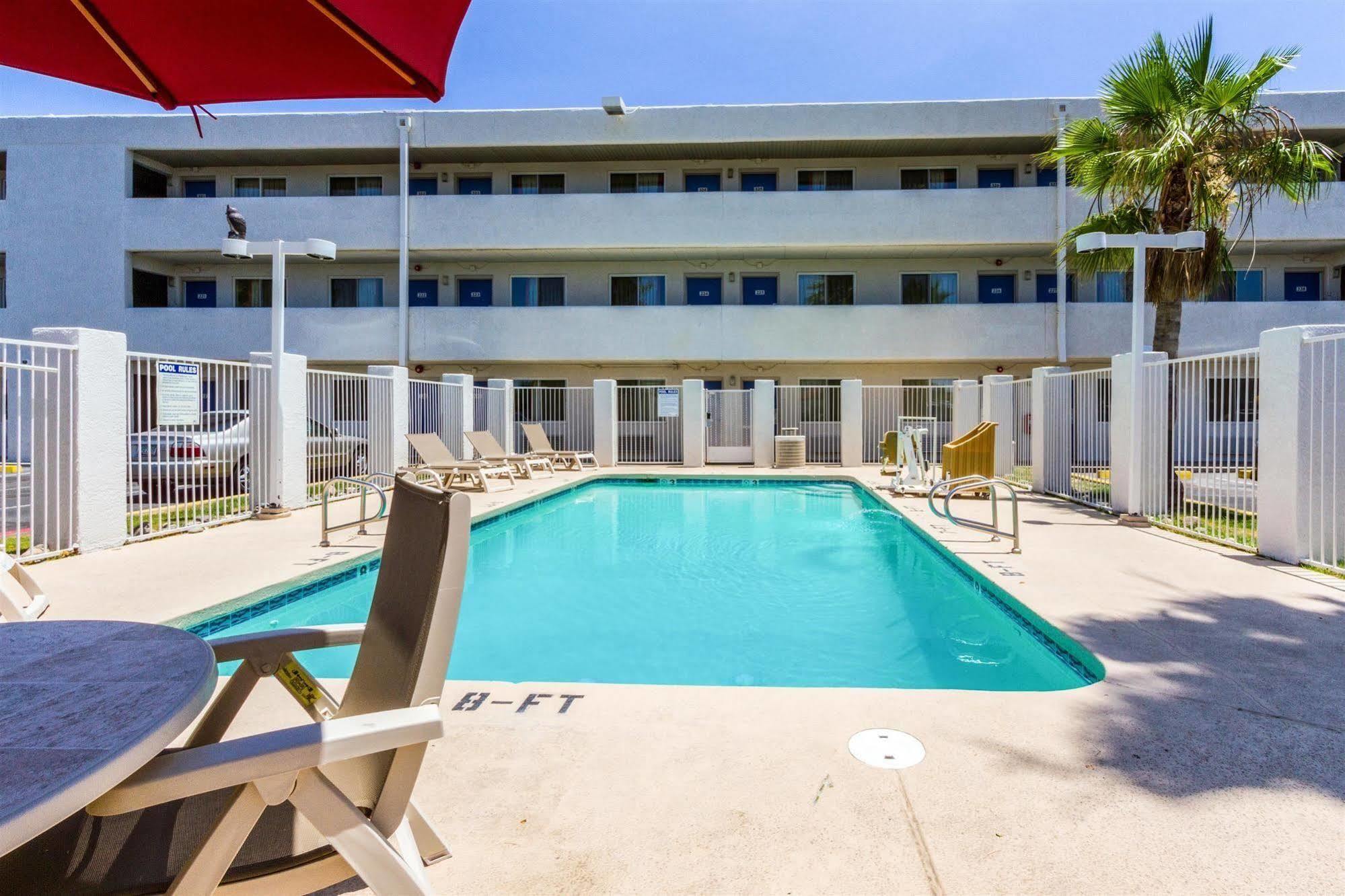 Motel 6 Tempe, Az Phoenix Airport Priest Dr Экстерьер фото