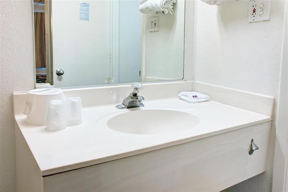 Motel 6 Tempe, Az Phoenix Airport Priest Dr Номер фото